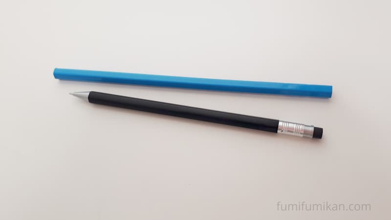 無印鉛筆型シャーペンと鉛筆