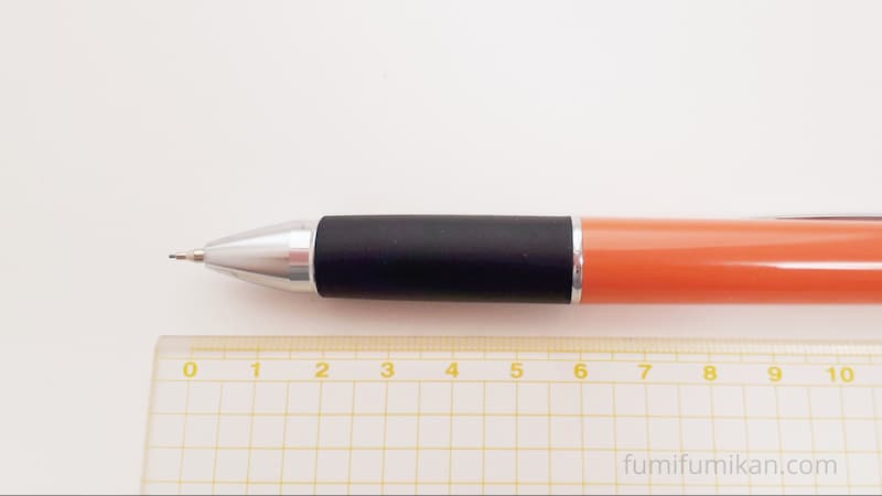 シャーペンのペン先から3センチ