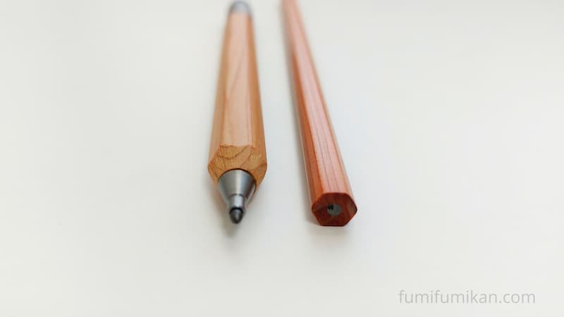 無印　鉛筆と2mmシャープペンの太さ比較